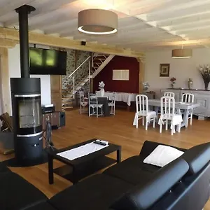  Couette-café Artense Hotes